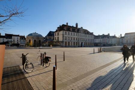 شقة Le Petit France - Hyper Centre De Fontainebleau - Proche Insead المظهر الخارجي الصورة
